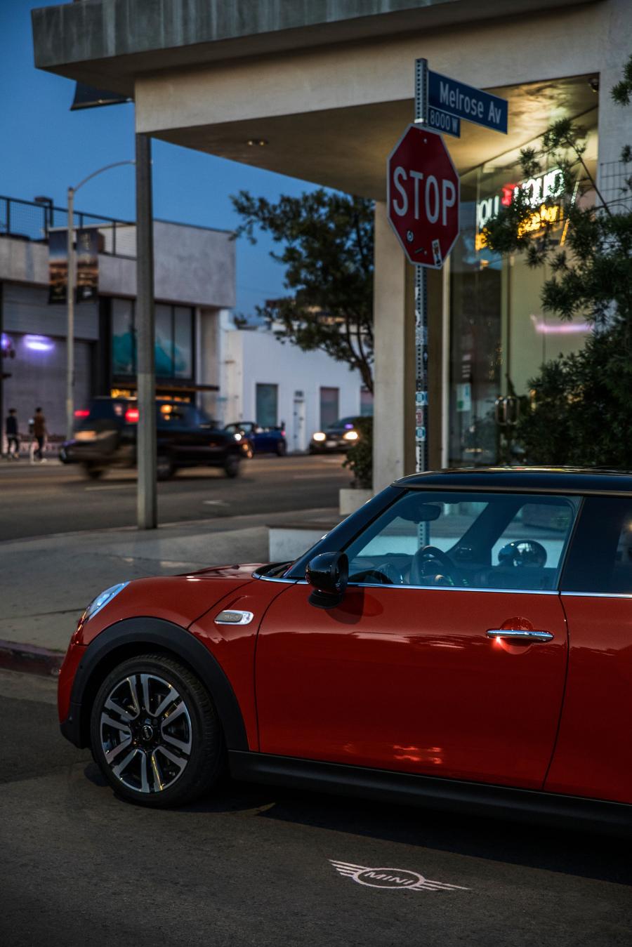 Детали экстерьера Mini Cooper S (F56) 2018 года  (WW) (фото 183 из 196)